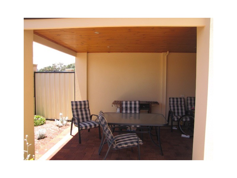 2/21 Pebble Beach Boulevard, Meadow Springs WA 6210