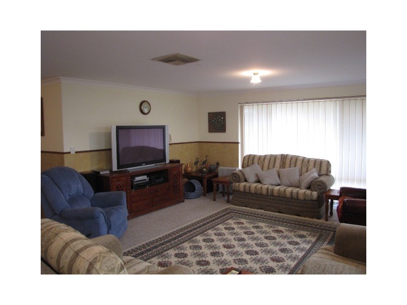 24 Eyre Street, Waikiki WA 6169