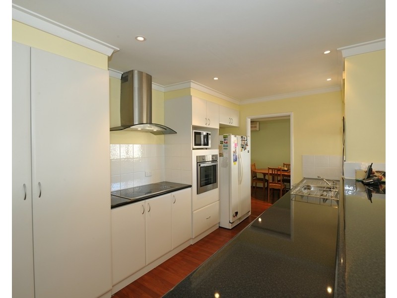 13 Hartland Way, Warnbro WA 6169