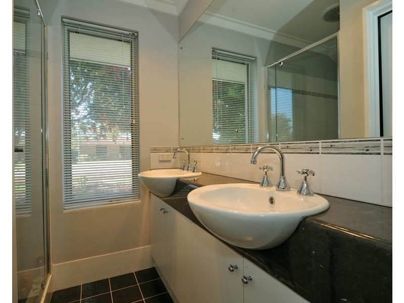13 Hartland Way, Warnbro WA 6169