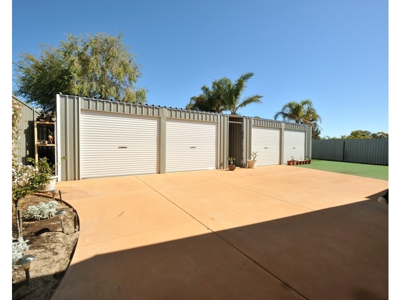 13 Hartland Way, Warnbro WA 6169