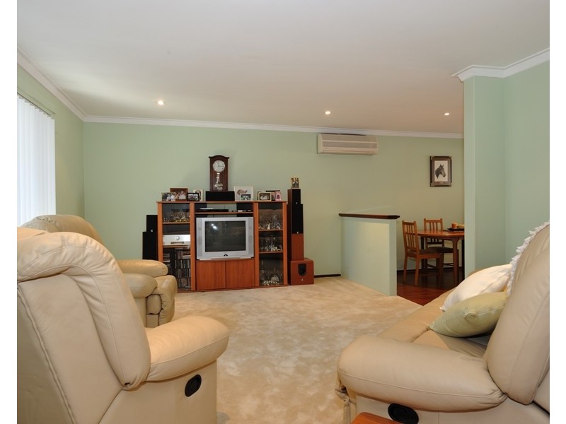 13 Hartland Way, Warnbro WA 6169
