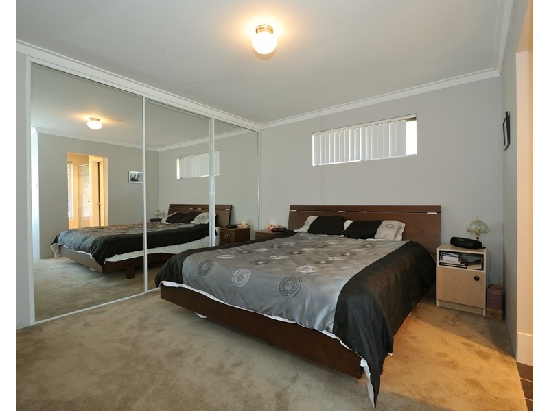 13 Hartland Way, Warnbro WA 6169