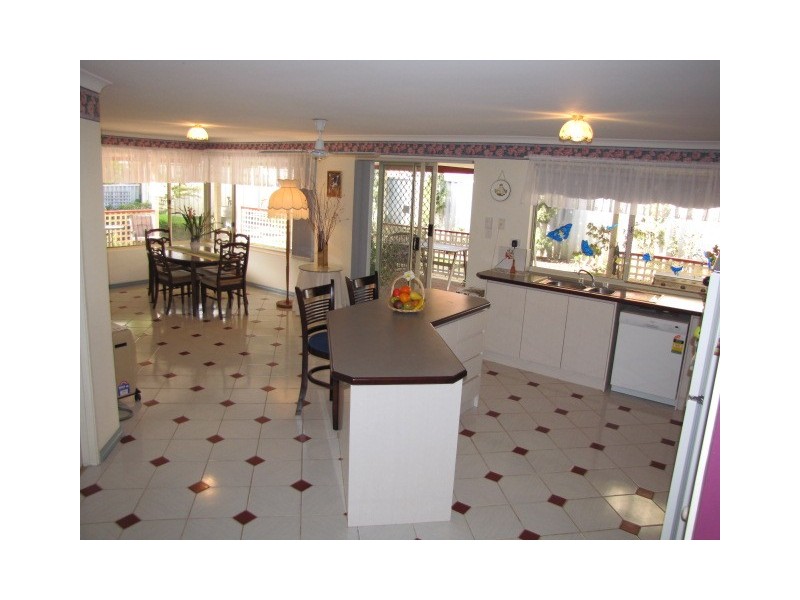 42 Cumberland Way, Waikiki WA 6169