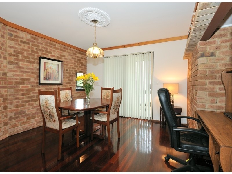 4 Ernest Street, Safety Bay WA 6169