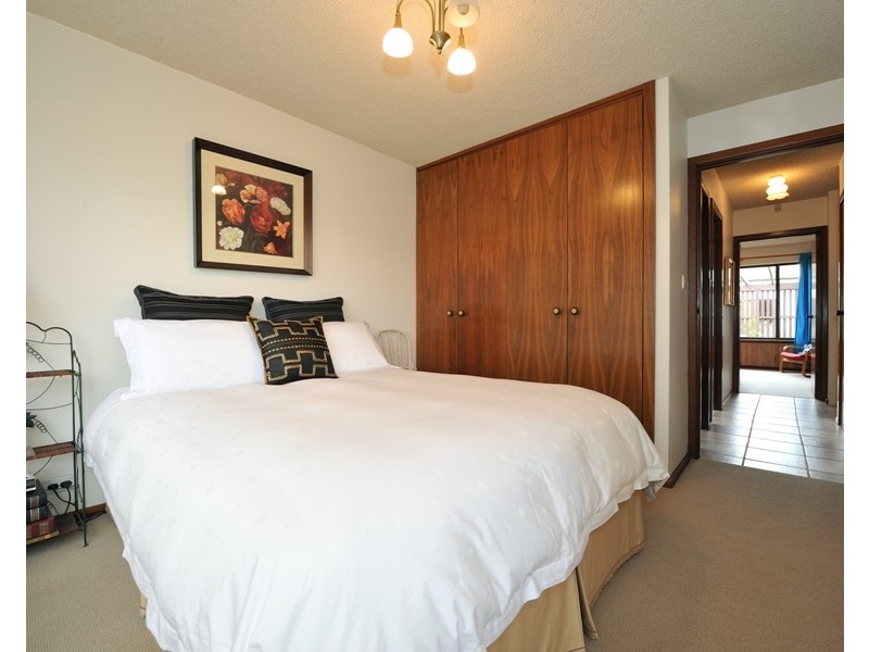 4 Ernest Street, Safety Bay WA 6169