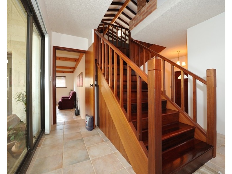 4 Ernest Street, Safety Bay WA 6169