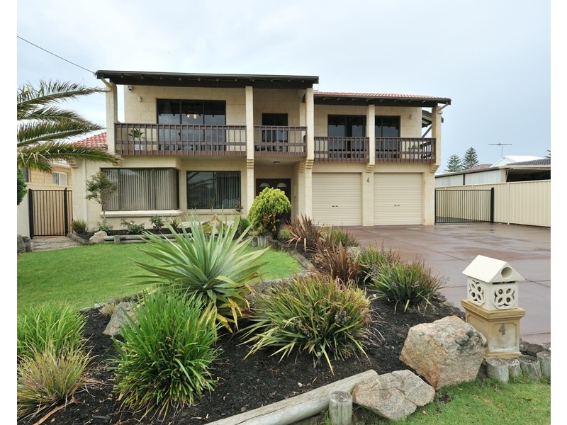 4 Ernest Street, Safety Bay WA 6169