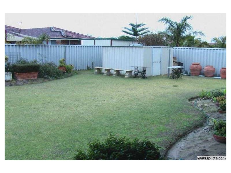 77 Chelmsford Ave, Port Kennedy WA 6172