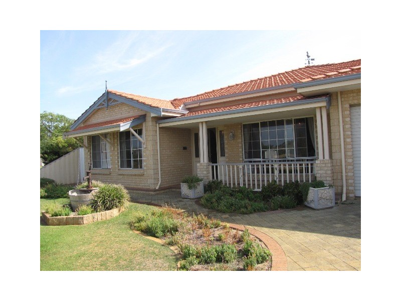 4 Pesaro Green, Secret Harbour WA 6173