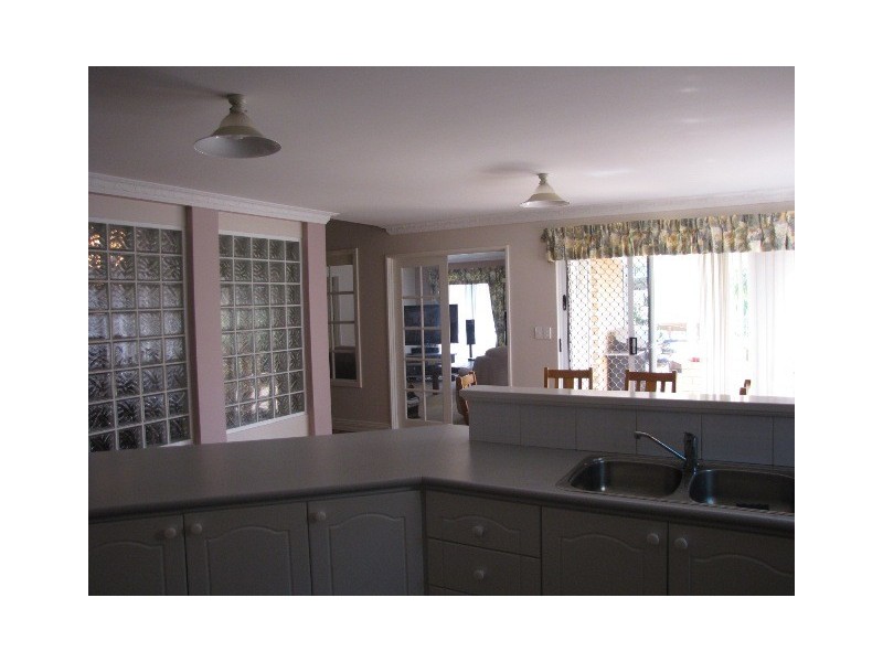 4 Pesaro Green, Secret Harbour WA 6173