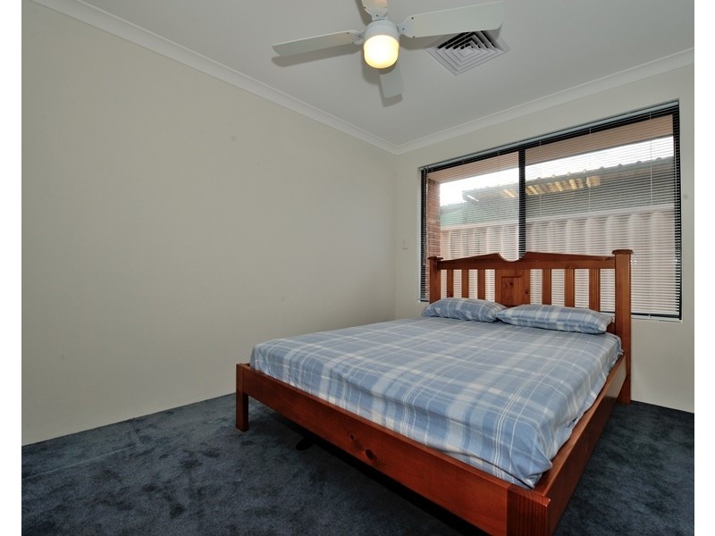 15 Mangles Street, Warnbro WA 6169