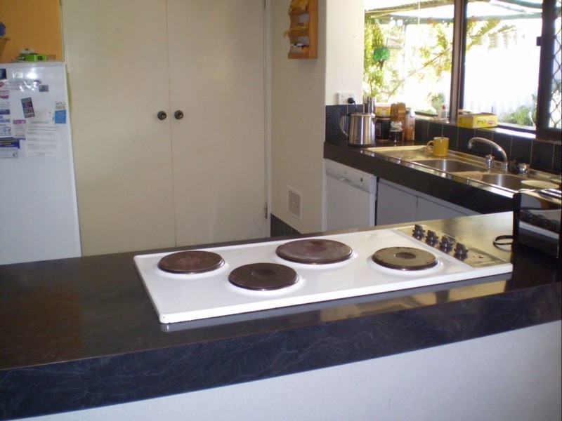 10 Belrose Cres, Cooloongup WA 6168