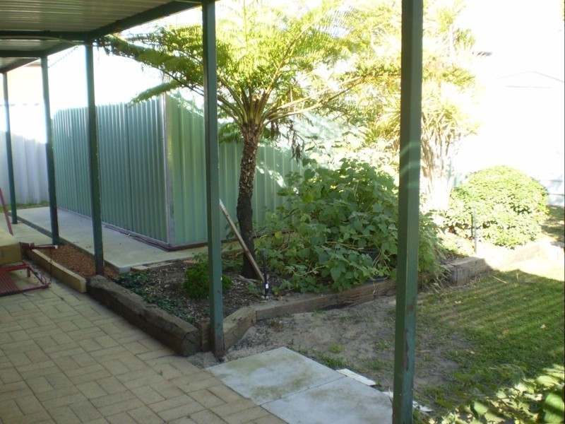 10 Belrose Cres, Cooloongup WA 6168