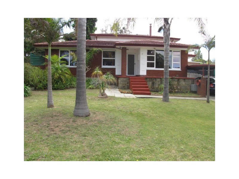 11 Dent Court, Orelia WA 6167