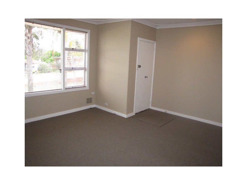 11 Dent Court, Orelia WA 6167