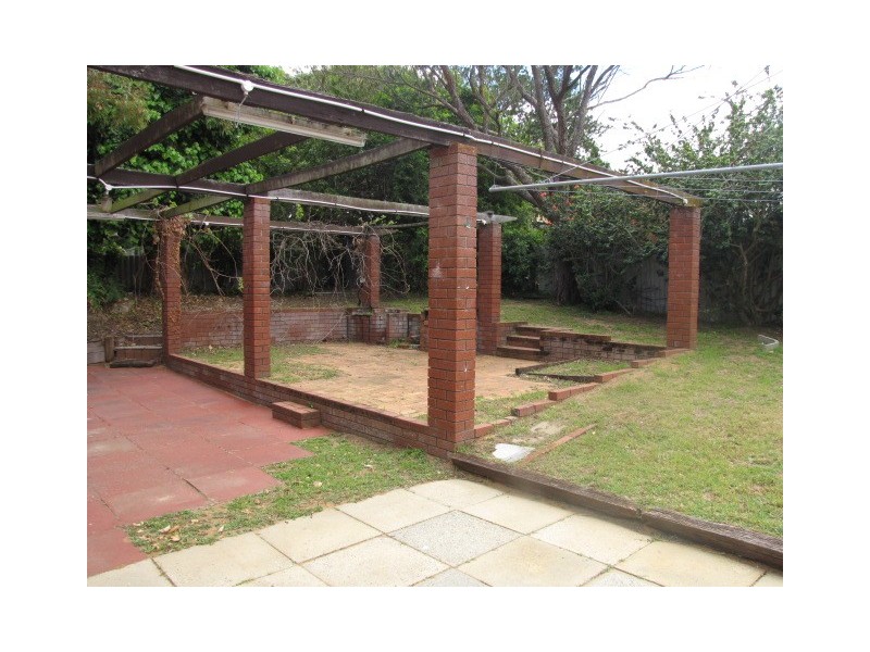 11 Dent Court, Orelia WA 6167