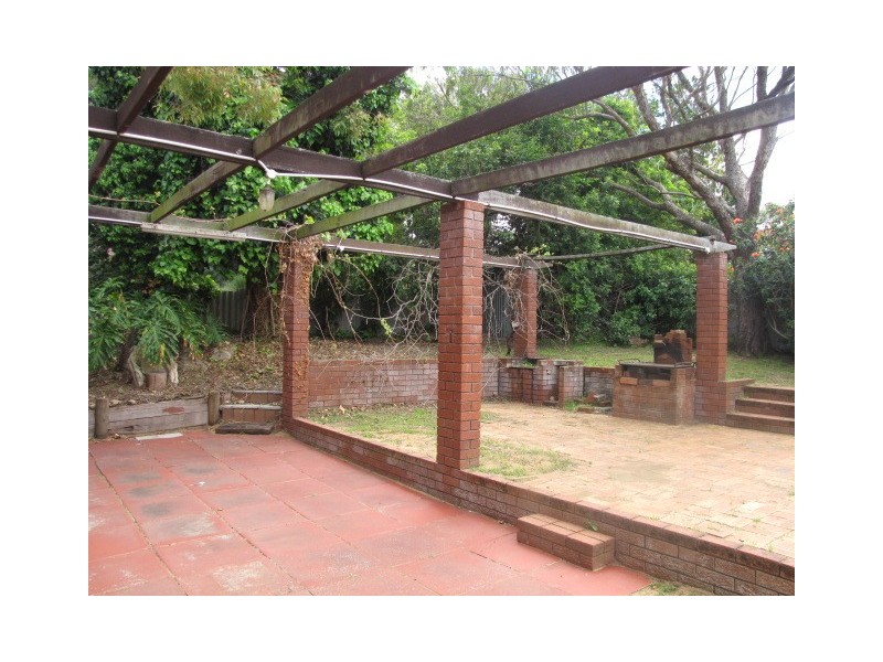 11 Dent Court, Orelia WA 6167