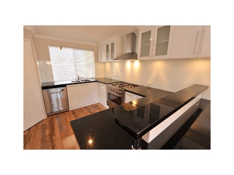 2/45 Smythe Street, Rockingham WA 6168