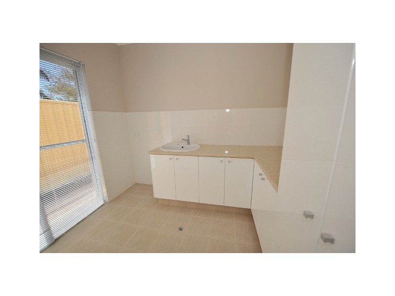 2/45 Smythe Street, Rockingham WA 6168