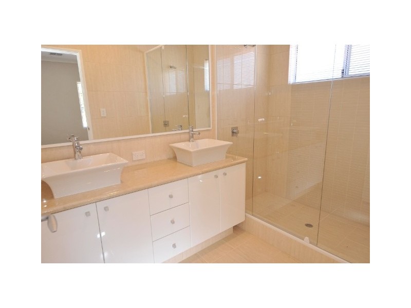 2/45 Smythe Street, Rockingham WA 6168