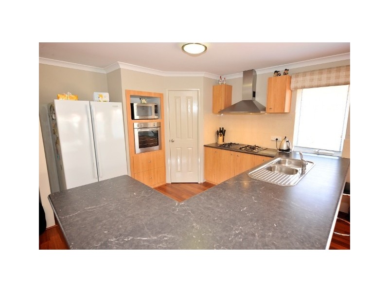 15 Lambeth Circle, Wellard WA 6170