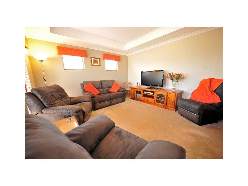 15 Lambeth Circle, Wellard WA 6170