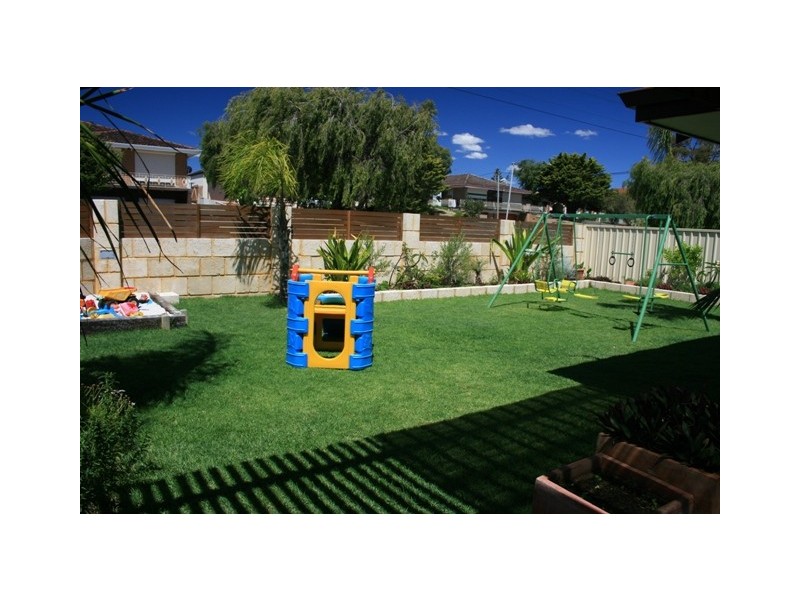 103 Safety Bay Road, Shoalwater WA 6169