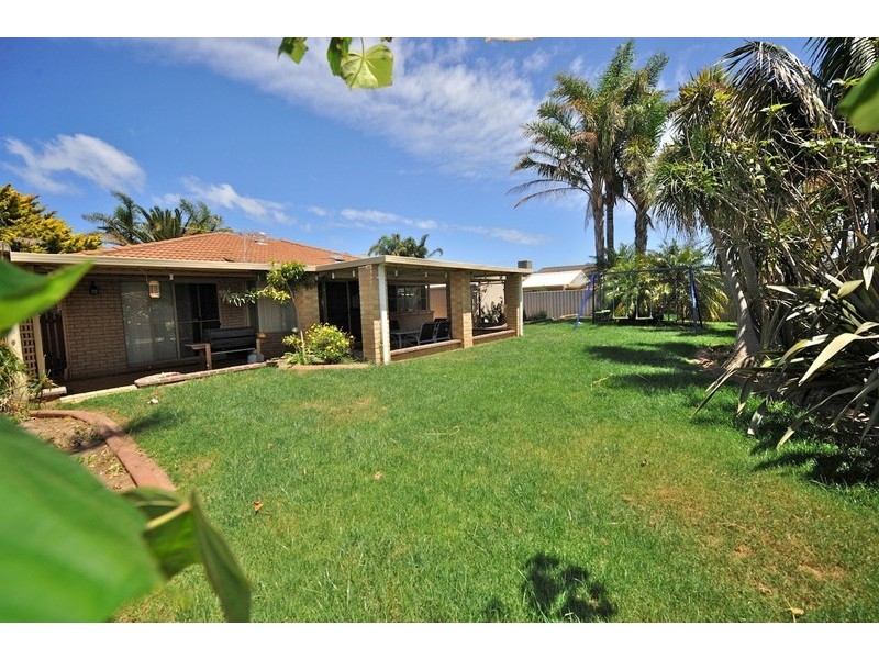 17 Glenway Loop, Cooloongup WA 6168