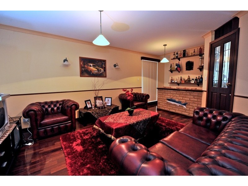 17 Glenway Loop, Cooloongup WA 6168