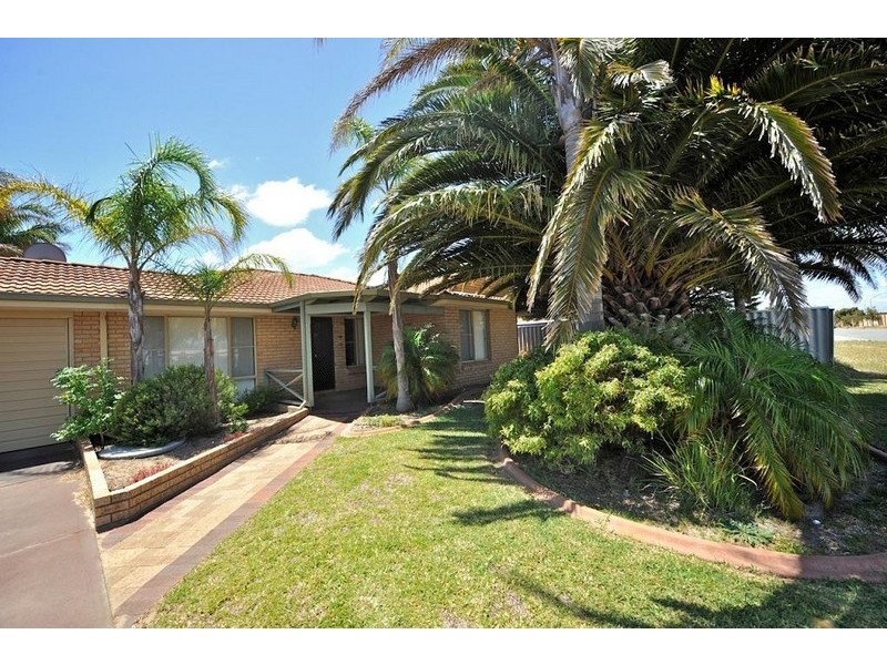 17 Glenway Loop, Cooloongup WA 6168