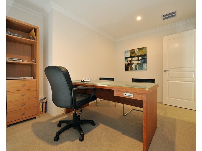 39 Arrowwood Loop, Secret Harbour WA 6173