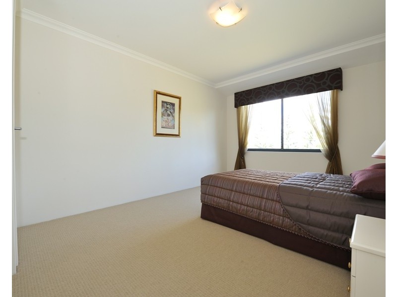 39 Arrowwood Loop, Secret Harbour WA 6173