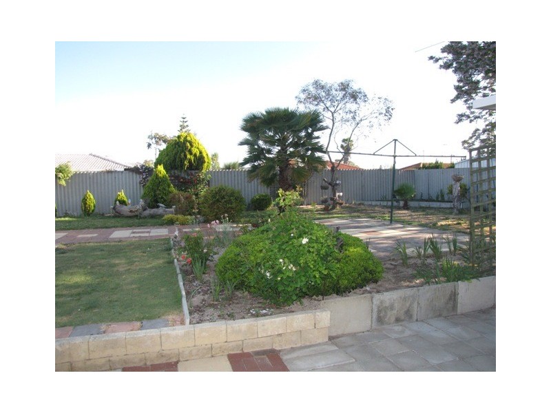 96 Council Ave, Rockingham WA 6168