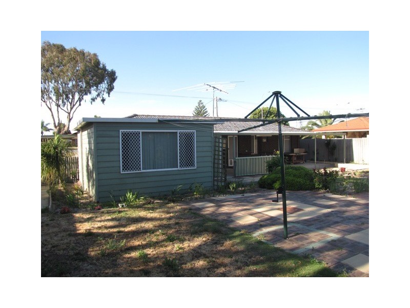 96 Council Ave, Rockingham WA 6168
