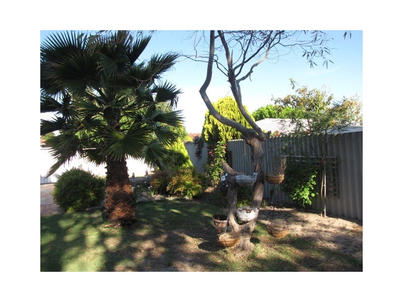 96 Council Ave, Rockingham WA 6168