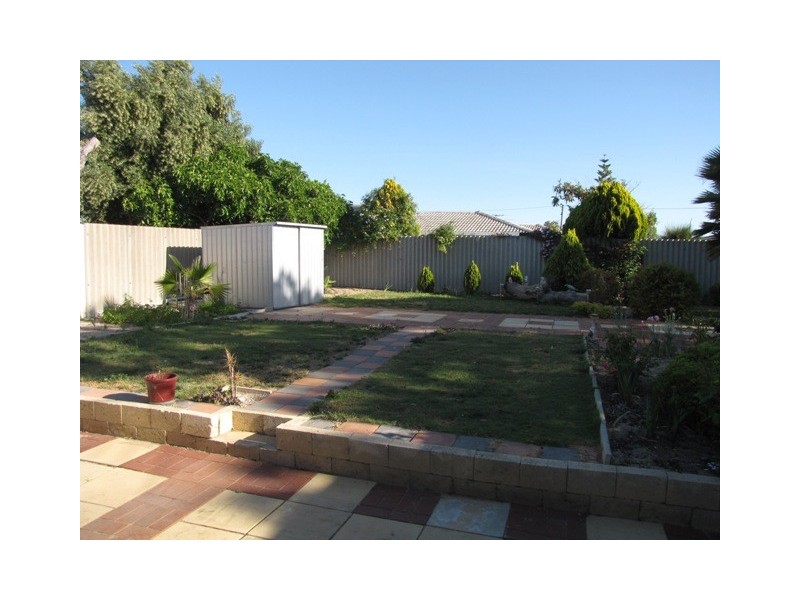 96 Council Ave, Rockingham WA 6168