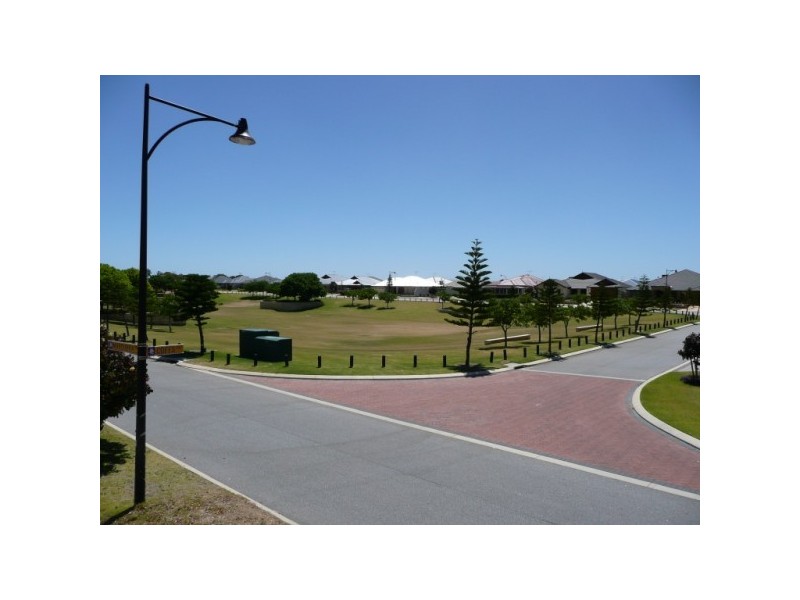 25 Maroubra Parade, Secret Harbour WA 6173