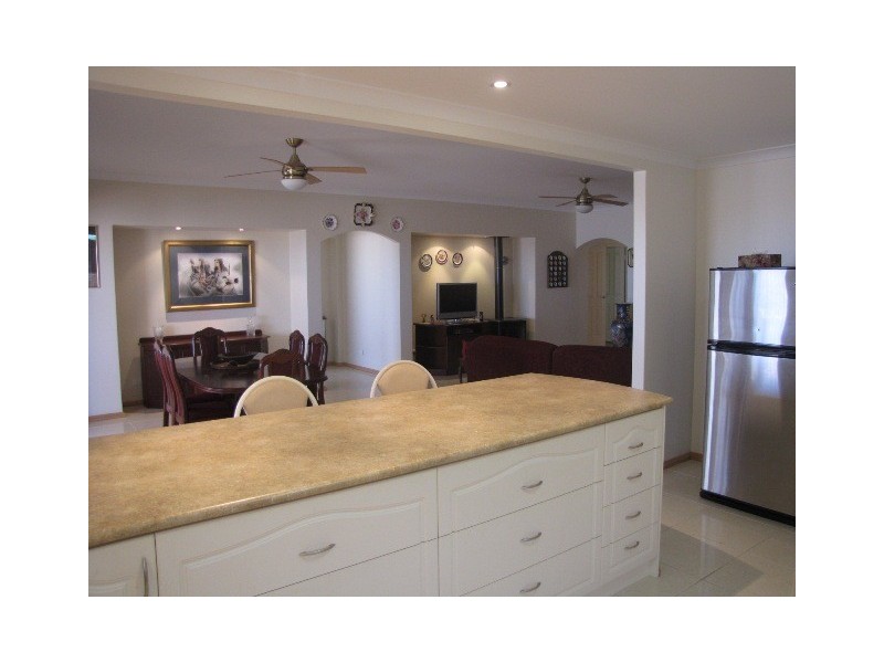 16 Stokesay Street, Orelia WA 6167