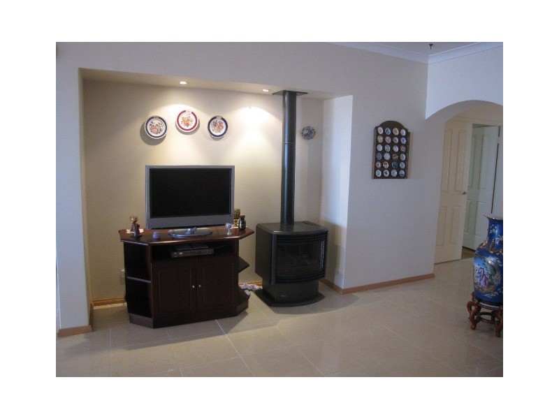 16 Stokesay Street, Orelia WA 6167