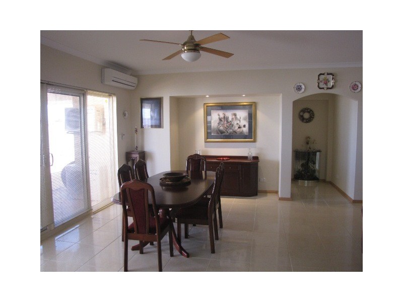 16 Stokesay Street, Orelia WA 6167