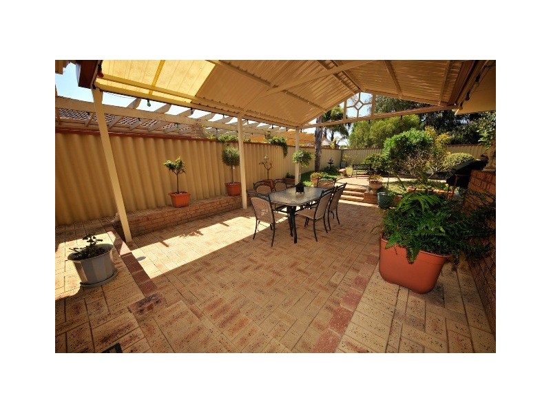 6 Birkdale Court, Rockingham WA 6168