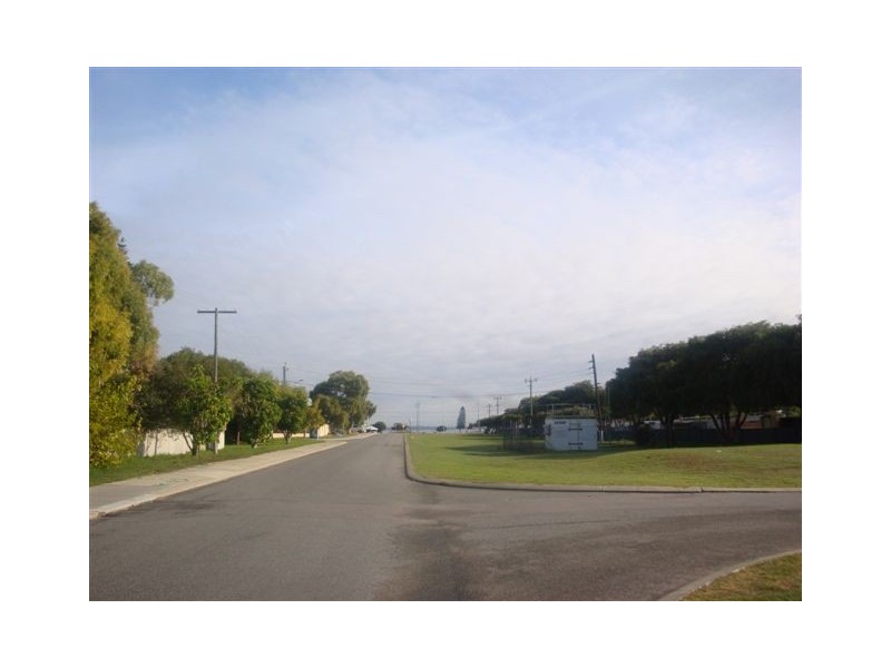 156 Lewington Rd, Rockingham WA 6168