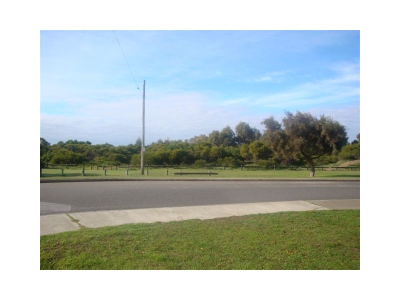 156 Lewington Rd, Rockingham WA 6168