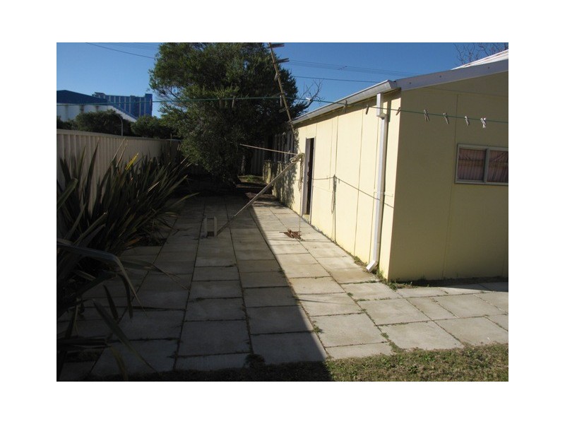 156 Lewington Rd, Rockingham WA 6168