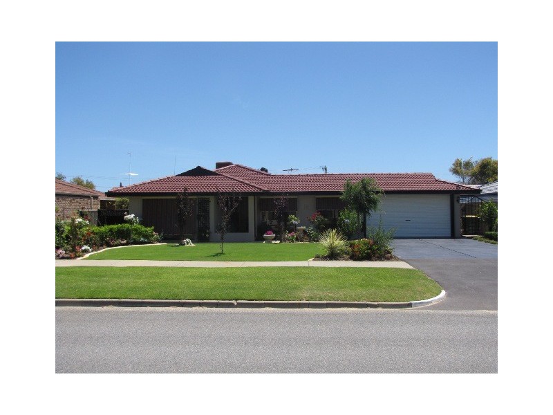 22 Waikiki Road, Safety Bay WA 6169