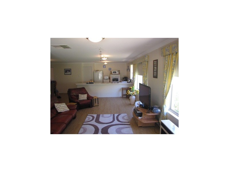 26 Rees Crescent, Rockingham WA 6168