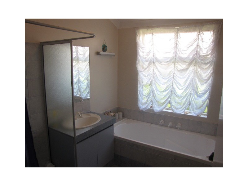 26 Rees Crescent, Rockingham WA 6168