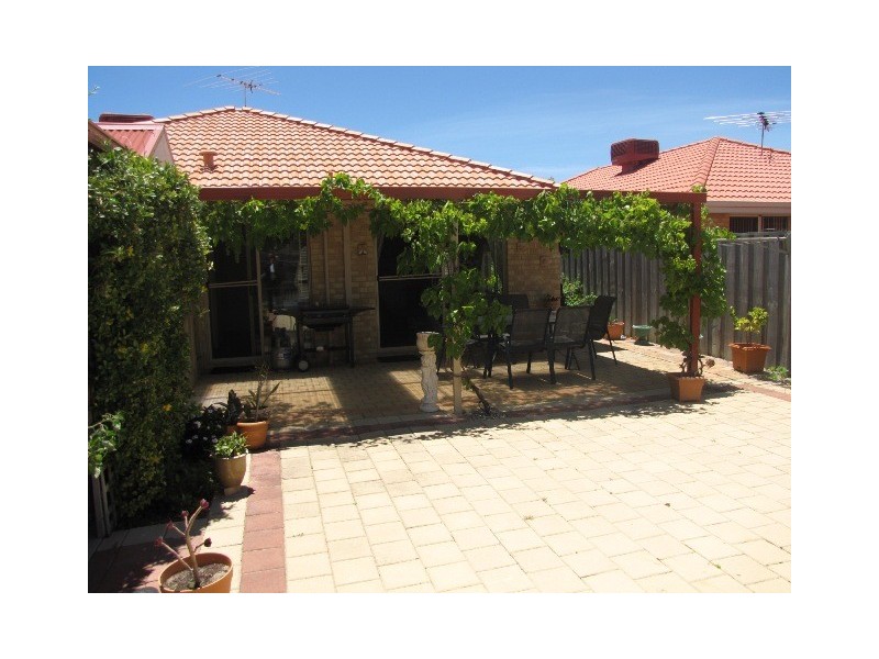 26 Rees Crescent, Rockingham WA 6168