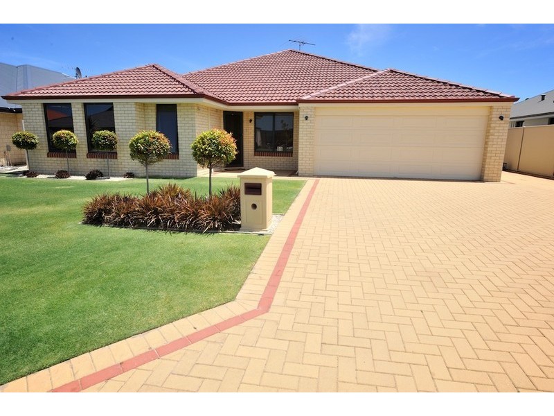 11 Whitemoss Turn, Waikiki WA 6169